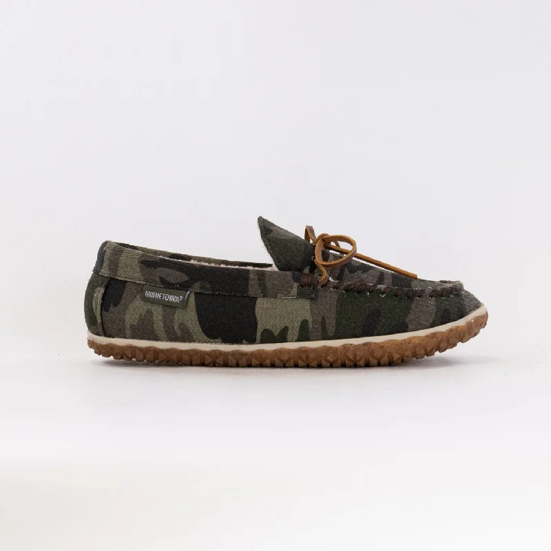 Minnetonka Tomm (Men's) -Green Camo Print