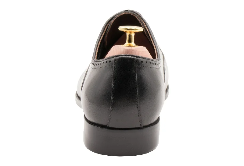 Mendoza Medallion Black Oxford